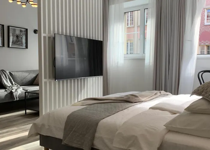 Mirella Old Town Apartment *